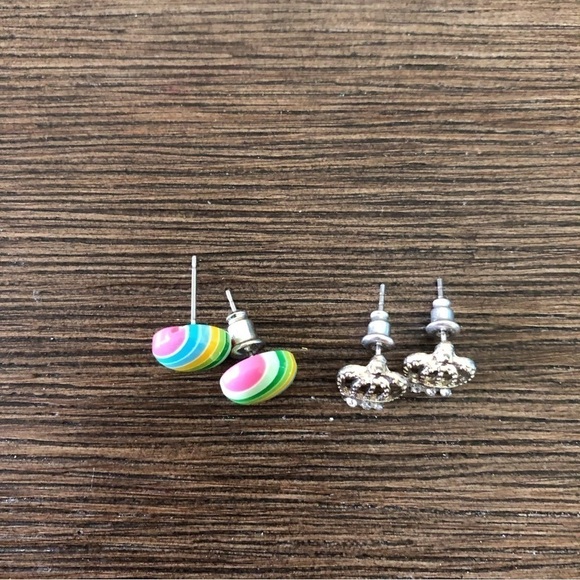 2 pair stud earrings - Picture 2 of 2